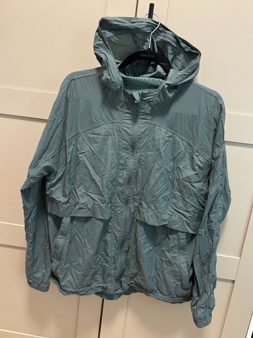 Lululemon Ultra Lightweight Windbreaker
